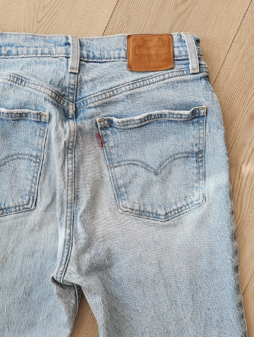 Levi's Premium 70s High Slim Straight Medium Wash Jeans, Sz 28 *Stains - Read - Picture 10 of 16